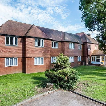 Travelodge Walton On Thames Eksteriør bilde